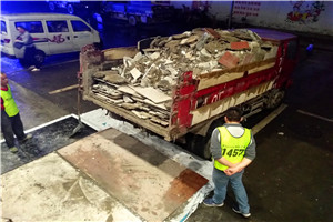 女兒墻拆除時，物業(yè)把鋼結(jié)構(gòu)拆除了賣廢品了。妥當(dāng)嗎