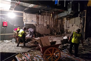 高層建筑的外墻內(nèi)有保溫層，該不該拆除保溫墻。