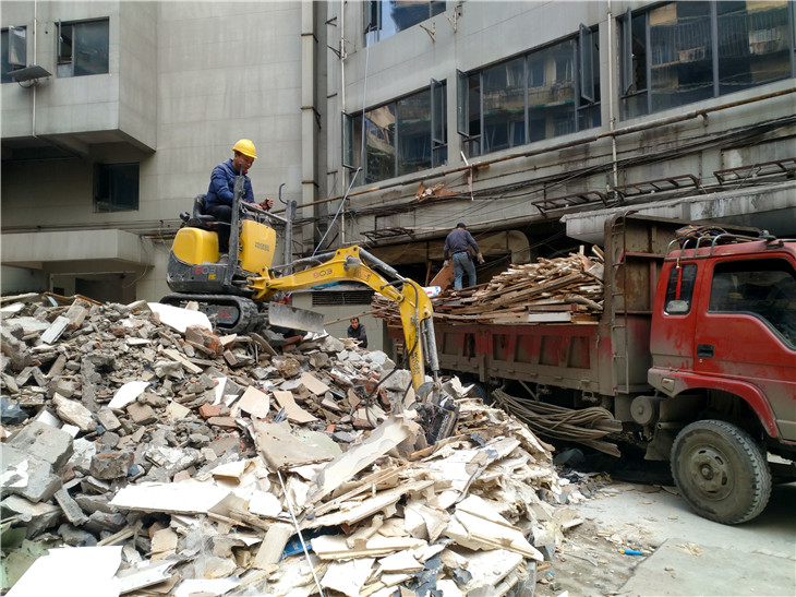 2019年12月8日成都戰(zhàn)狼拆除隱棲堂酒店拆除項(xiàng)目收尾