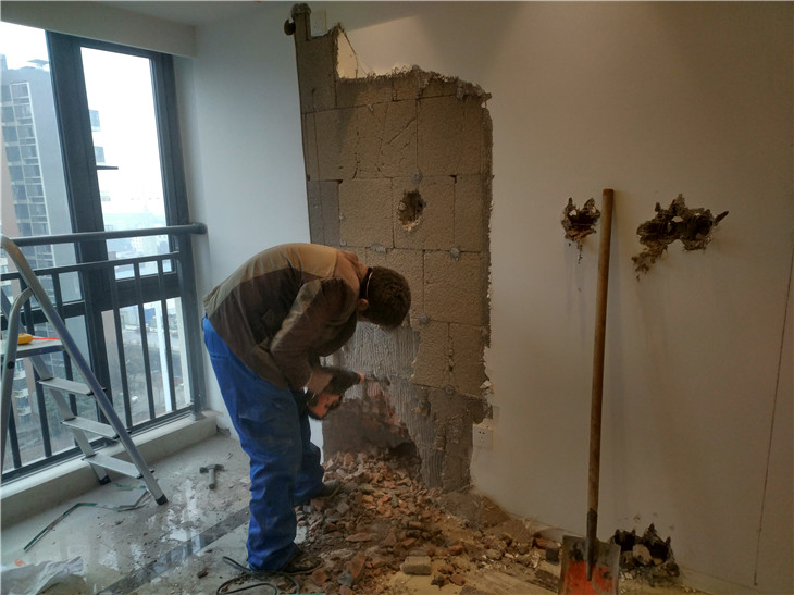 成都專業打墻成都打墻價格是多少?