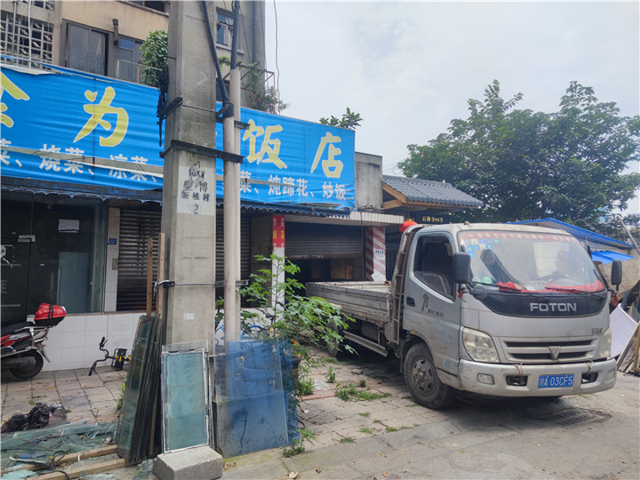 成都店鋪拆除清運公司錦江區石佛寺街86號戰狼拆除案例